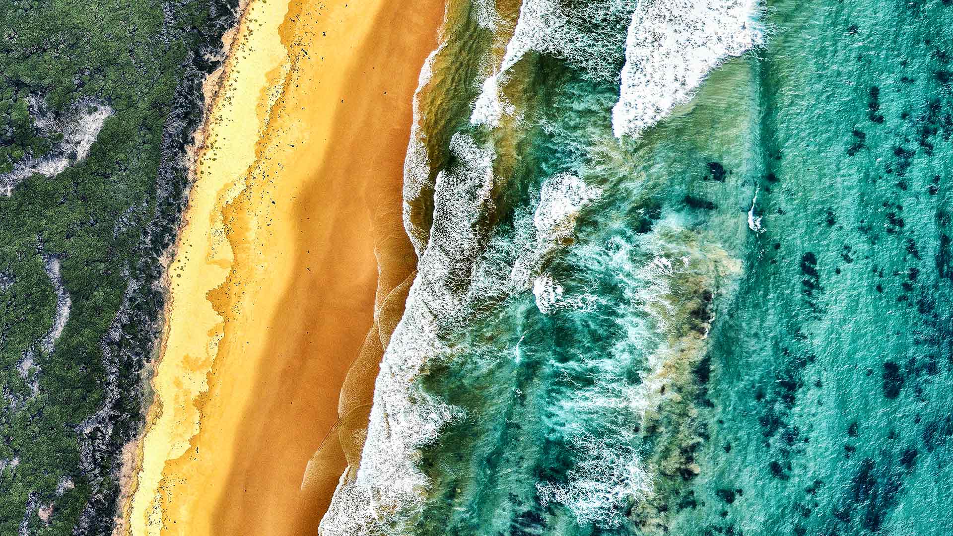 陆地与海洋的鸟瞰图，维多利亚州，澳大利亚 (© Nearmap/Getty Images)